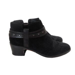 Clarks Women's 8 M Ankle Boots Black Suede Leather Pull-on Resoled